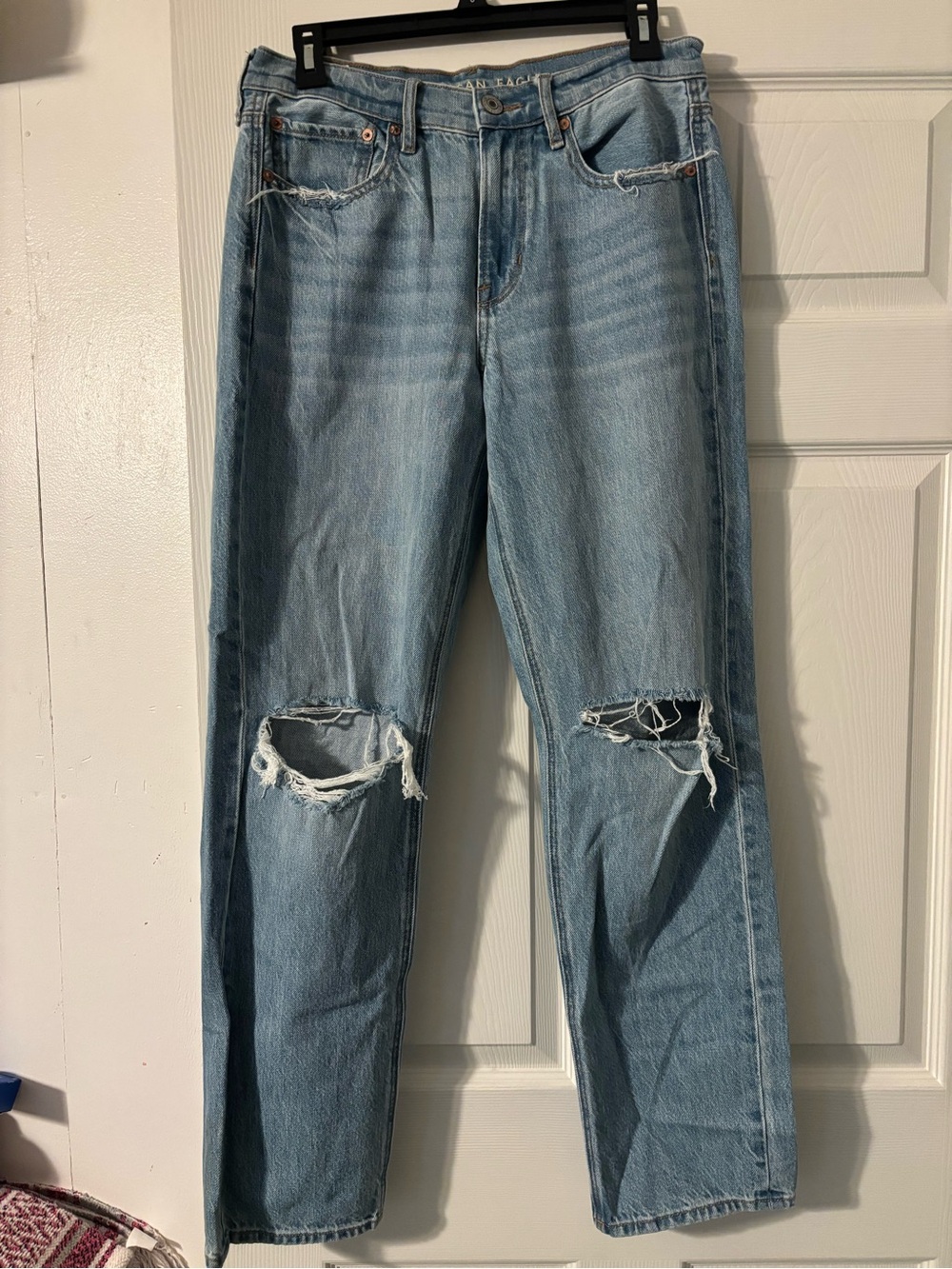 American Eagle Outfitters Light Blue Distressed 90s Straight Leg Jeans
